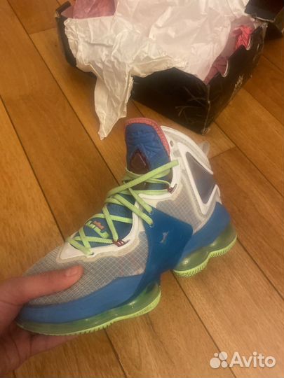 Lebron 19 EP