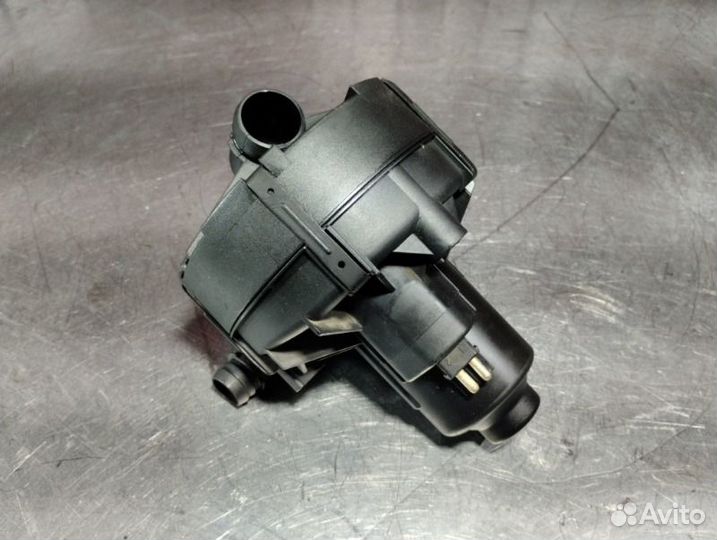 Насос продувки катализатора Mercedes C-Class W204