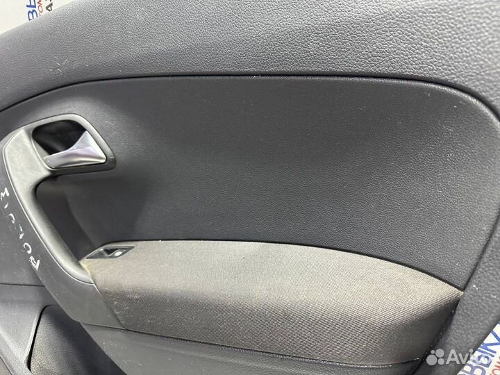 Обшивка двери Volkswagen Polo 5