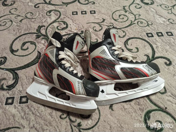 Коньки хоккейные