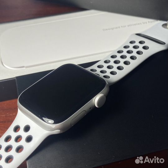 Часы Apple watch SE 44 mm nike оригинал