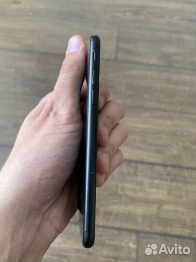 Телефон iPhone 7