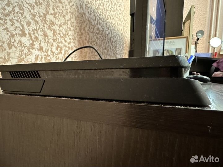 Sony playstation 4 PS4 slim 1tb