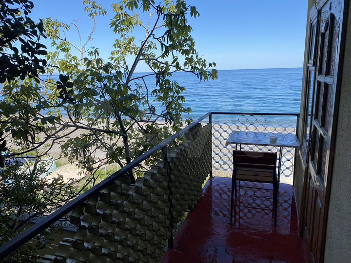 Комната 15 м² в > 9-к., 1/2 эт.