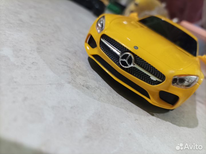 Машинка на радиоуправлении Mercedes AMG gtr