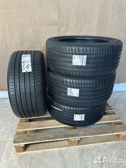 Michelin Pilot Sport 4 SUV 315/35 R22 и 275/40 R22 111Y