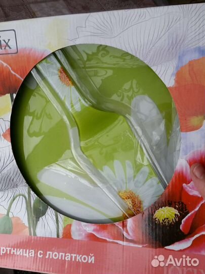 Тортница с лопаткой новая