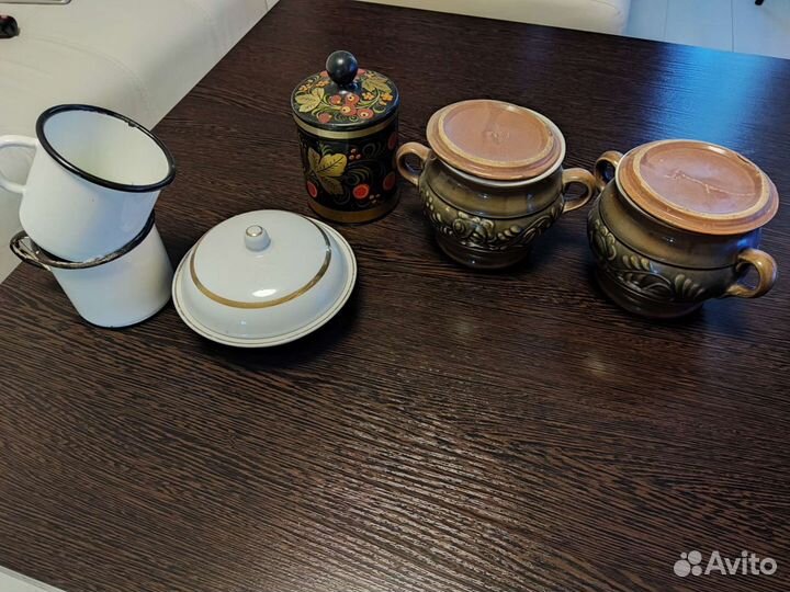 Тарелки,солонка,посуда