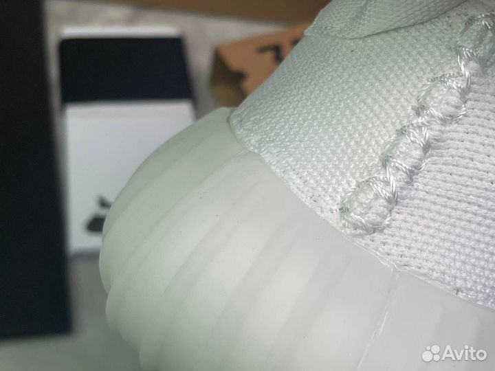 Кроссовки Adidas Yeezy boost 350