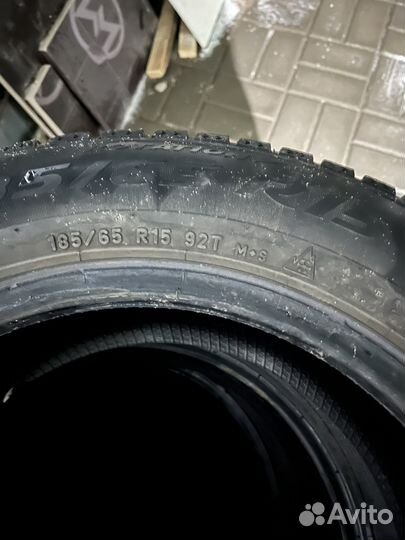 Pirelli Ice Zero 2 185/65 R15 92T