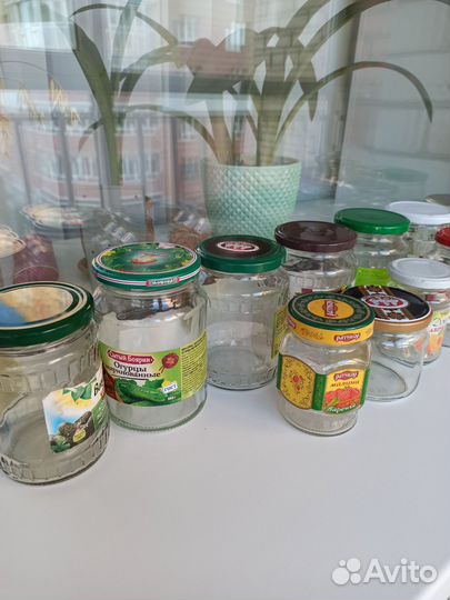 Банки стеклянные с крышками и без