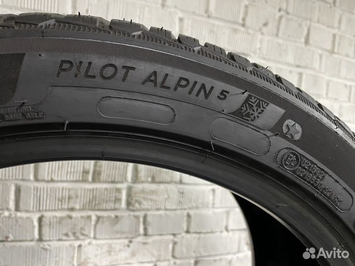 Michelin Alpin 5 265/40 R19