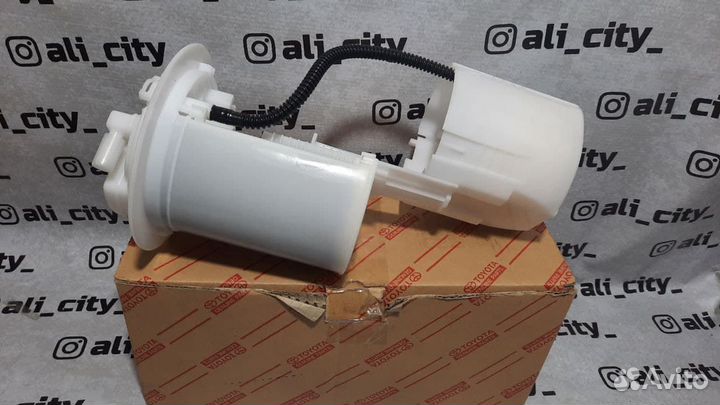 Топливный фильтр в сборе Королла е150 Toyota