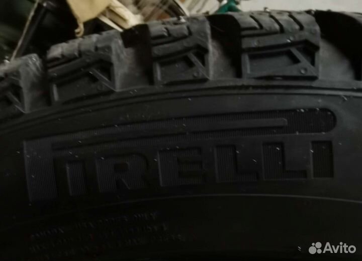 Pirelli Ice Zero 2 235/45 R18