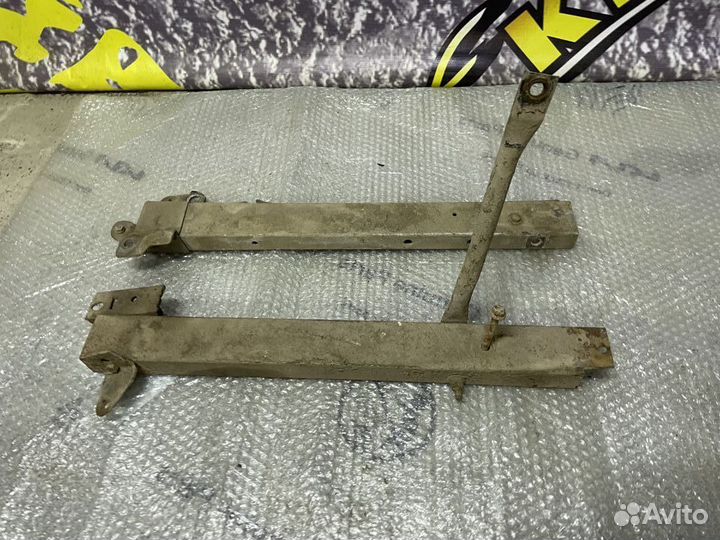 Кронштейн переднего бампера Лагуна Laguna 2 2005