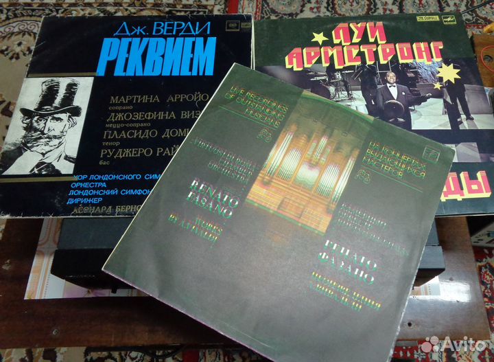 Кассеты, минидиски из Японии и винил СССР