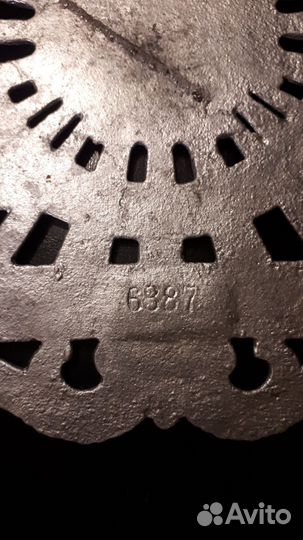 Старинная подставка под горячее