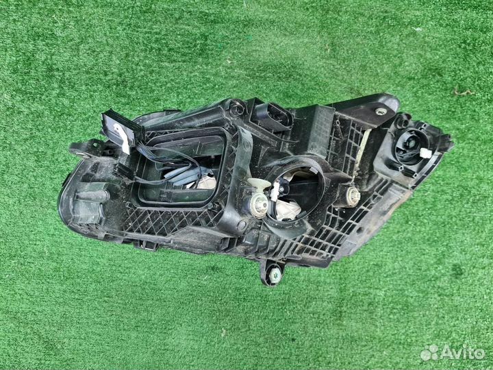 Фара правая Mercedes-Benz C-Class