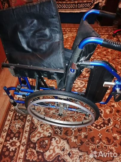 Кресло-коляска для инвалидов