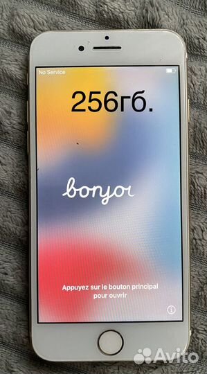 Телефон iPhone 7