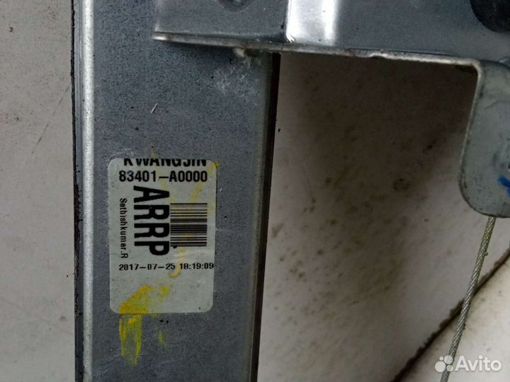 Стекло подъемник задний левый Hyundai Creta 1