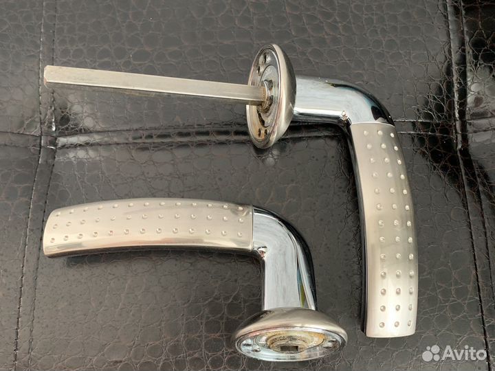 Дверные ручки