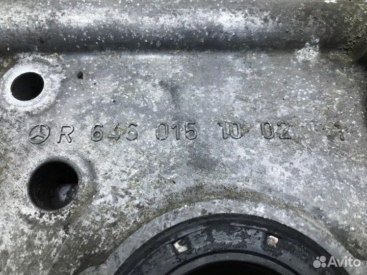 Передняя крышка двигателя Mercedes Sprinter W906