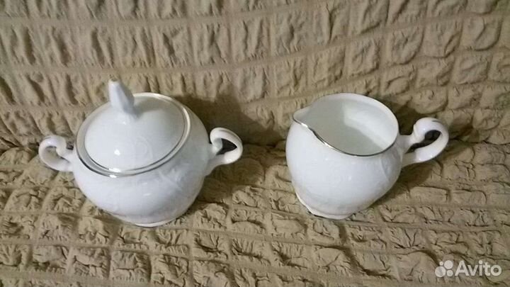 Новая фарфоровая сахарница и молочник Aofb