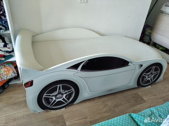 Кровать машина детская