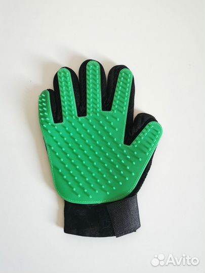 Перчатка для вычесывания шерсти новая