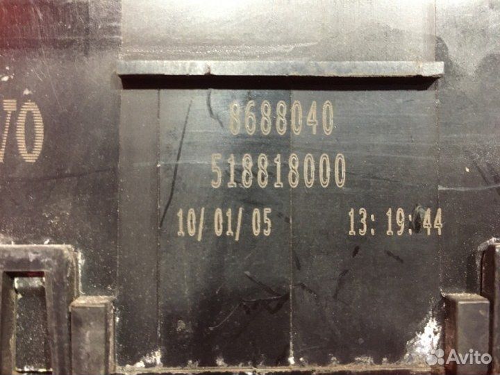 Блок предохранителей под капот Volvo S40 2