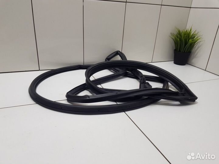 Уплотнитель двери задней правой (Haval F7)