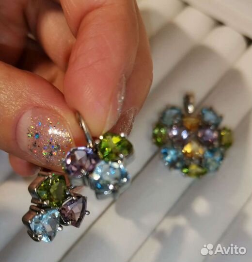 Роскошные гарнитуры с натуральными камнями