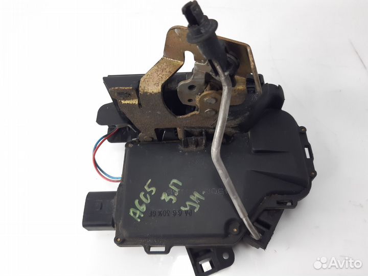 Замок двери задний правый Audi A6 C5