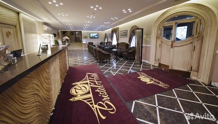 Администратор на ресепшн в отель