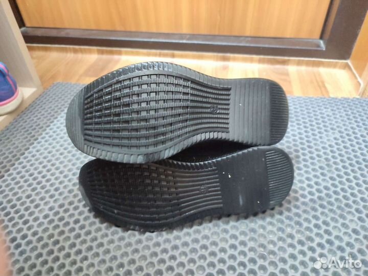 Кроссовки детские