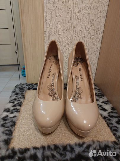 Туфли женские 37 размер бежевые