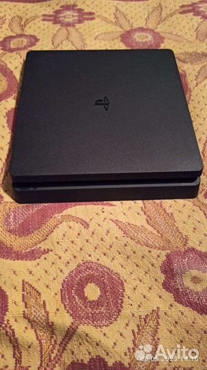 Sony playstation 4 slim