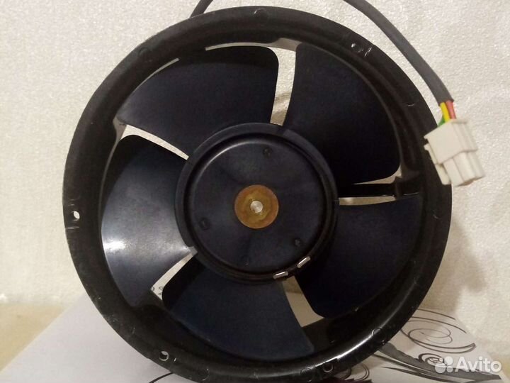 Вентилятор 24в, 35Вт, 170мм диаметр, Япония