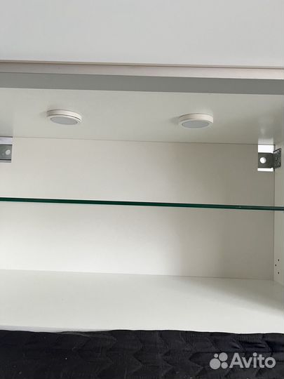 Шкафчик навесной IKEA / Ютис