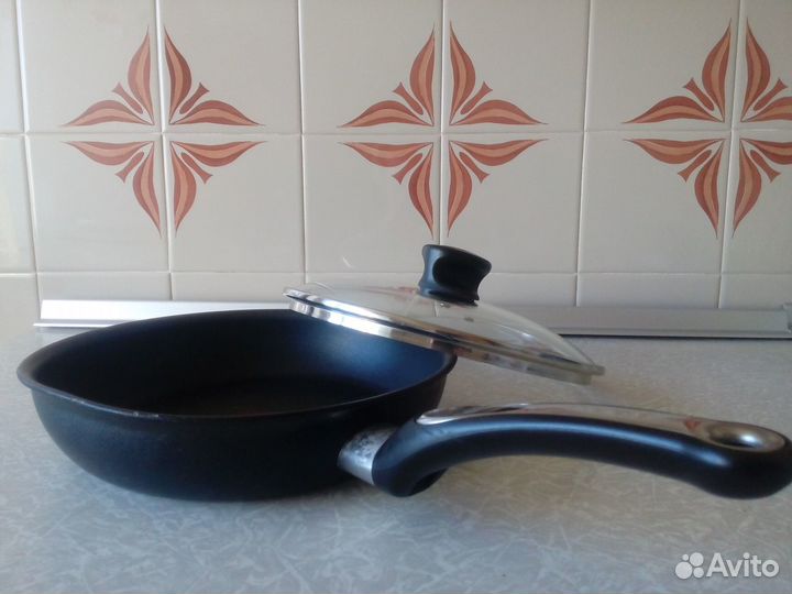 Сковорода с крышкой Tefal Франция