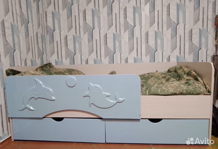 Детская кровать Дельфин с матрасом
