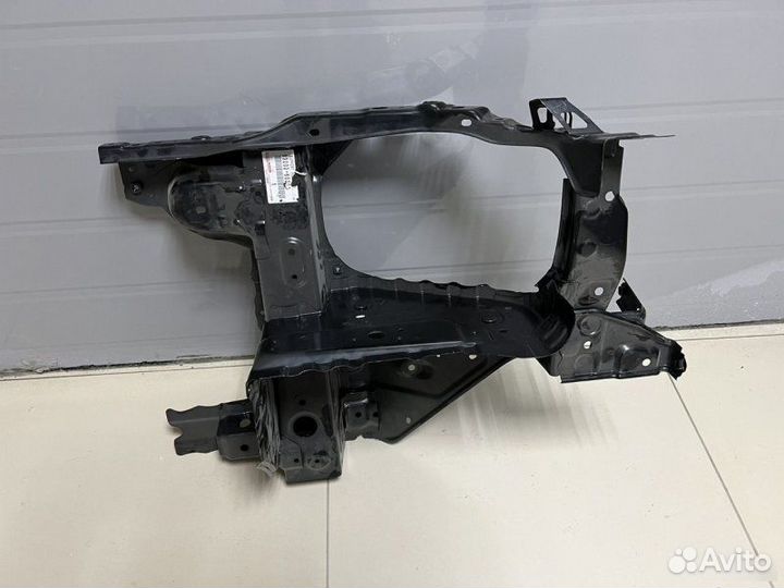 Суппорт фары правый Toyota Land Cruiser 200