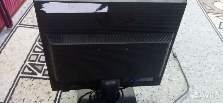 Монитор LG flatron l1718s