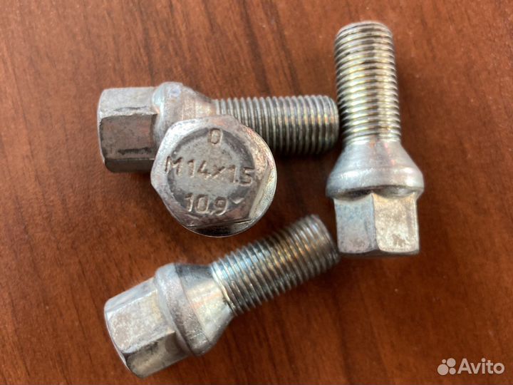 Болты на колеса Skoda Octavia