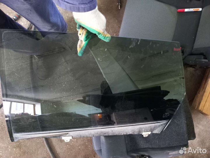 Стекло задней двери Murano z51