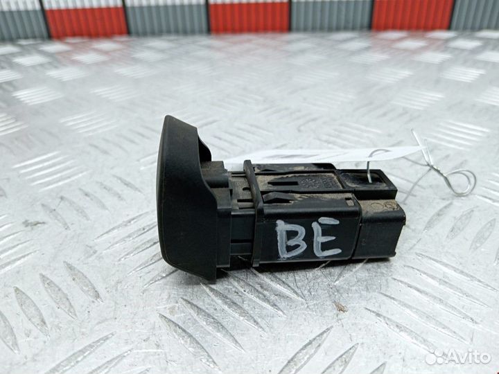 Кнопка аварийной сигнализации Renault Kangoo рест