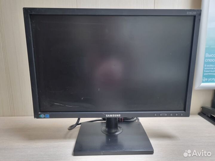 Монитор Samsung S19C200BW
