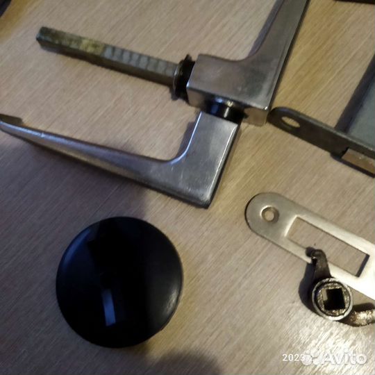 Замок дверной