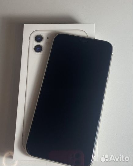 Телефон iPhone 11